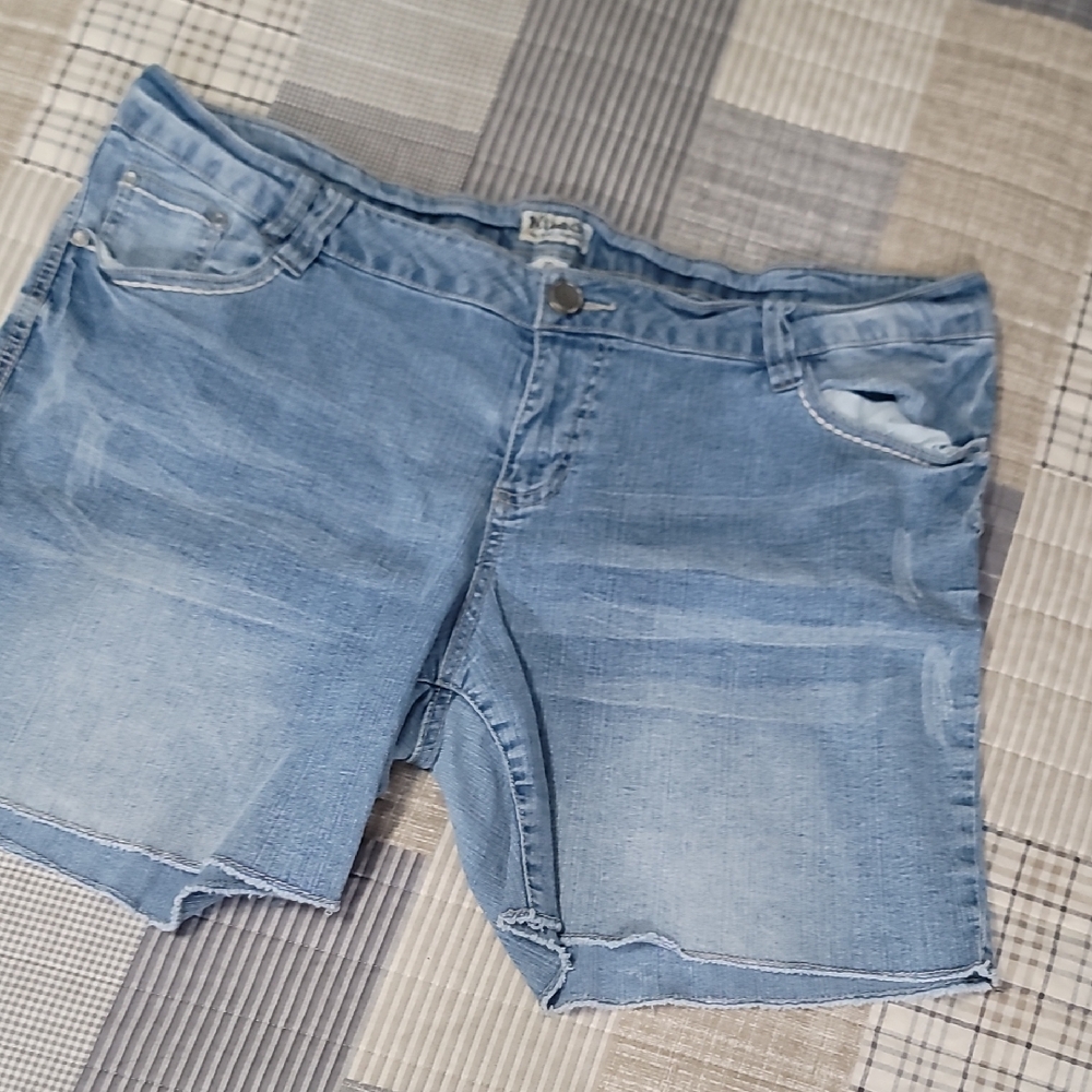 3/$20 Mudd Sz 20 Light Blue Denim Shorts